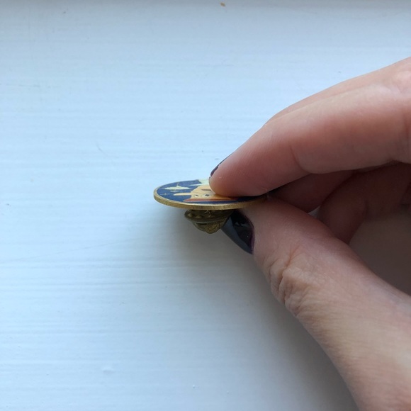 Vintage enamel George Jetson collectible lapel pin - Picture 4 of 5